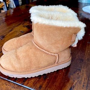 Tan Uggs